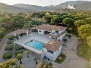 LE PLAN DE LA TOUR: Propriété d'exception avec...