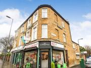 Lea Bridge Road, London, 3 Bedroom End