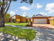 Leafy Court Living, Moments to Spavin Lake