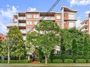 Leafy Outlook, Modern Living Perfect Hornsby Apartment