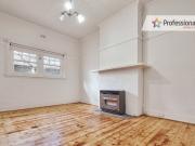 LEAFY ST KILDA HIDEAWAY