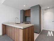 Leafy Streets, Luxe Apartment!