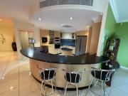 LEASE BREAK LUXURY LIVING IN PARAP.