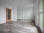 3 Raumwohnung mit Badewanne und Balkon