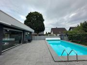 Leben auf einer Ebene Bungalow mit Garage, Pool &...