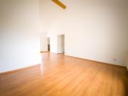 Leben mit Aussicht – Ruhige Dachwohnung mit 2 Terrassen...