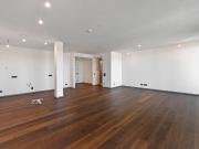 Leben wie im Luxus Hotel mit Roof Top Pool und Concierge...