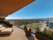 Leben wie im Luxus Hotel mit Roof Top Pool und Concierge...