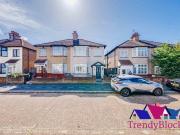 Lee Avenue, Chadwell Heath RM6, 3 bed detached house to...
