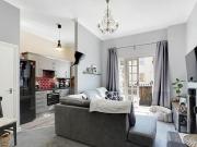 Leech Court, High Street, 2 Bedroom Apartment