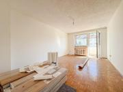 Leerstehend! Renovierungsbedürftige Wohnung mit Balkon...