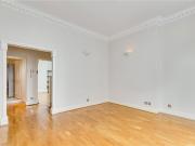 Lennox Gardens, London SW1X, 2 bed flat to rent, £5,200...