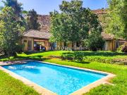 Leon Propiedades vende hermosa casa con piscina en...