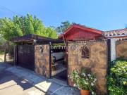 Leon Propiedades vende hermosa casa mas 2 departamentos...