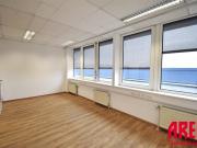 LEONDING ARBEITEN IN EINEM BÜRO DAS ÜBERZEUGT B09