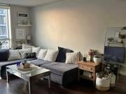 Leoni Has an Apartment