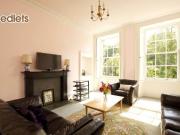 Leopold Place, Edinburgh EH7, 2 bed flat to rent, £2,200...