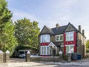 Leopold Road, London W5, 2 bed flat to rent, £3,500 pcm...