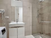 Leopoldstadt 2br w/ balcony, nr Danube & Prater, Vienna...