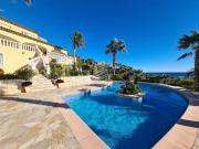 LES ISSAMBRES VILLA 6 PIECES AVEC PISCINE ET POOL HOUSE