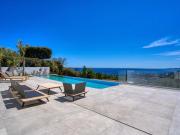 LES ISSAMBRES Villa contemporaine vue mer panoramique