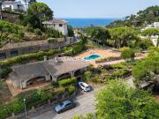 Les presentamos una villa única situada en una de las...