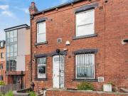 Leslie Terrace, Woodhouse LS6, 4 bed end terrace house...
