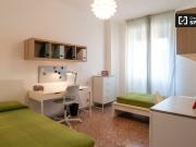 Letto in affitto, camera condivisa, appartamento con 1...