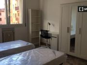 Letto in affitto in appartamento con 3 camere da letto a...