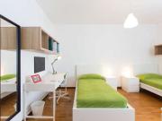 Letto in affitto in appartamento con 3 camere da letto a...