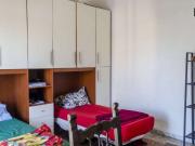 Letto in camera condivisa in appartamento con 3 camere...
