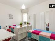 Letto in camera in affitto Appartamento con 3 camere da...