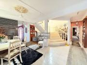 Level 11 Corner unit with lift Built up 1,100 sqft 3...