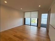 LEVEL 13 AVAILABLE NOW! STUNNING NORTH EAST BROADWATER VIEWS