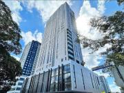 LEVEL 18 WITH CITY VIEWS!