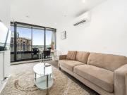 Level 21 Living with Stunning City & River Views