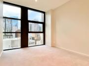 Level 25 Luxury three bedroom penthouse with beautiful...