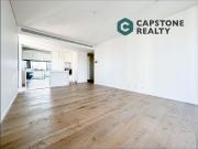 Level 26 Luxury apartment with Harbour View in the heart...