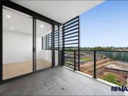 Level 6 Apartment with Uninterrupted Views and Premium...