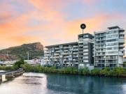 Level 8 Waterfront Apartment with Spectacular Views