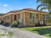 Level Villa, Close to Plaza & Beach!