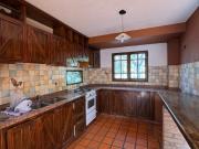 Leyton vende – hermosa casa en alto dorrego. Ubicada en...