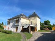 LEZOUX, BELLE MAISON DE CARACTERE DE 230 M2 AVEC JARDIN,...