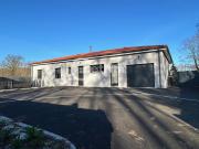 LEZOUX, Maison avec jardin, garage et piscine sur un terrain