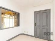Libertas Imobiliária aluga ótima e ampla casa/sobrado,...