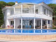 Licencia Turística Esta impresionante propiedad se... Licencia Turística Esta impresionante propiedad se...