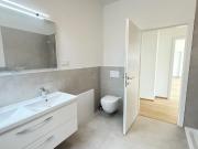 „Licht. Ruhe. Mauer. – Exklusive Dachgeschosswohnung mit...