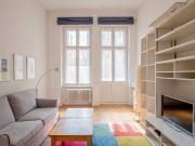 Licht, Ruhe und Altbaucharme stilvolle 2 Zimmer Wohnung...