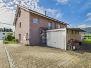 LICHTDURCHFLUTET MIT PARADIESISCHEM GARTEN