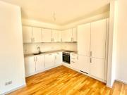 Lichtdurchflutet & Modern: Neubauwohnung mit Balkon,...